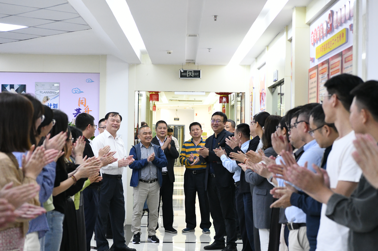 7f4a3830d4a4477e8a7c3ca555f29463